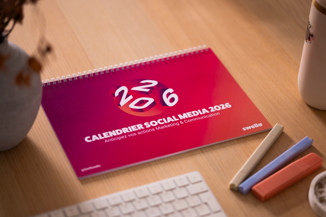 calendrier-social-media-2016-desk-calendar-b3jt1fkkaie